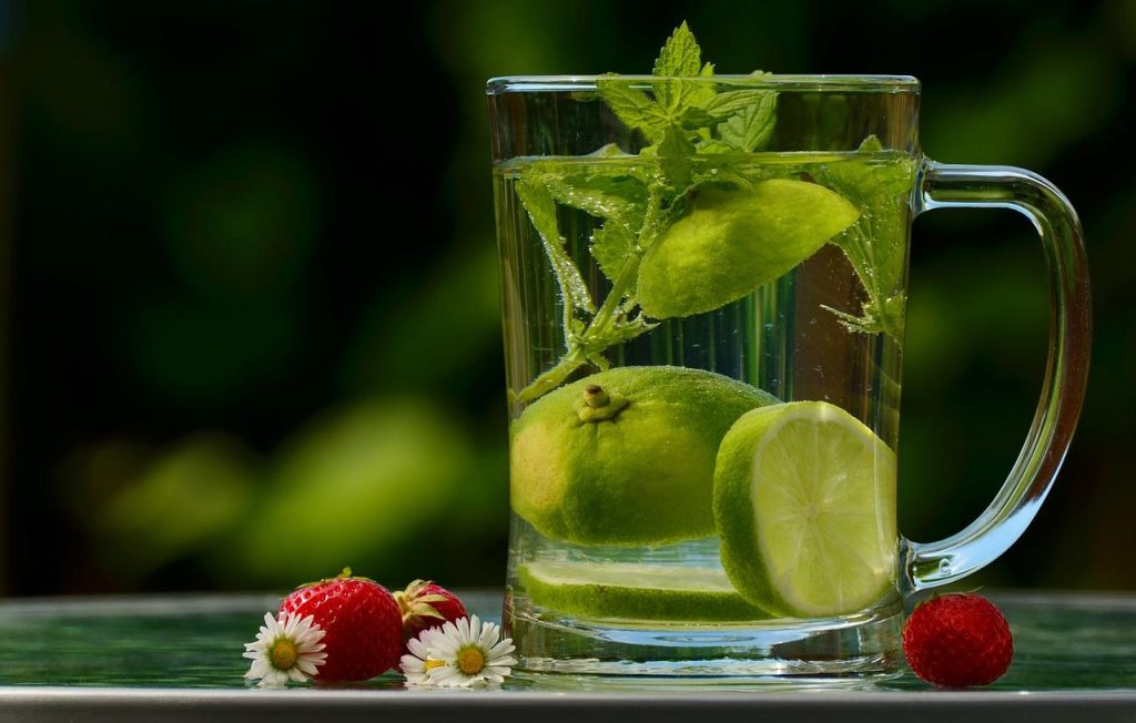 Yoga en meditatie voor innerlijke rust in Hilversum's wellness scene met lokale yoga studios en wellnesscentra
